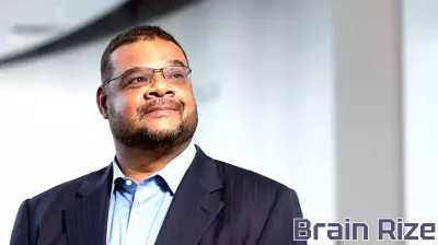 Business Alum Gives Back to Campus Inspired by His Educational Journey